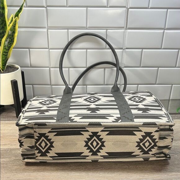 Wrangler large zip top tote bag - Picture 3 of 6